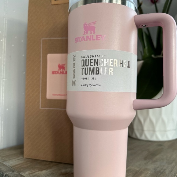 Stanley Pink Insulated Water Bottle 40oz - Picture 8 of 12